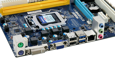 盈通B75S戰(zhàn)神主板 全固態(tài)千兆網絡的穩(wěn)定之選